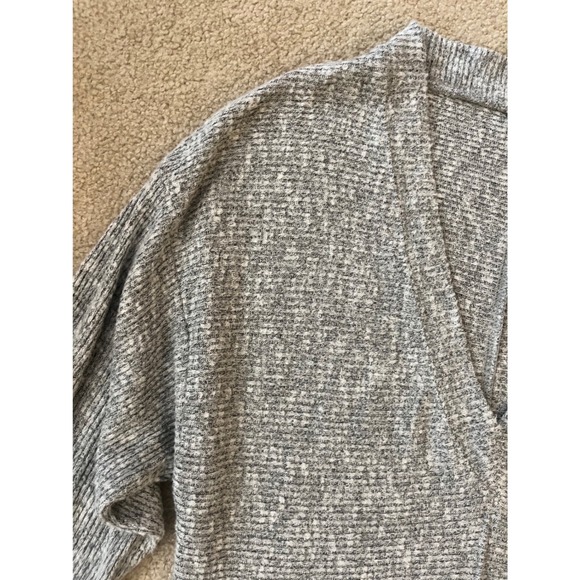 Evereve Women's Grey Ribbed V-Neck Sweater Snap Button Cuff Marled Knit- Size S - Picture 5 of 7